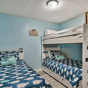 pelican-beach-resort-walkout-unit-on-the-beach.panamacity-beachhotels.com/